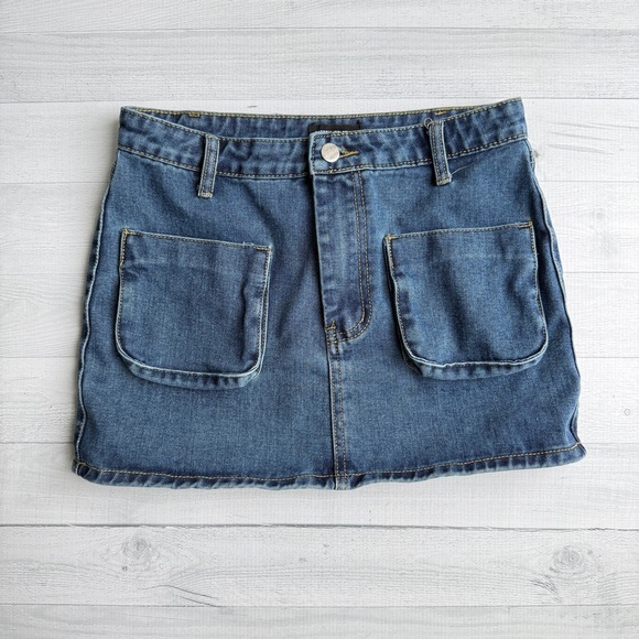 Pretty Little Thing Indigo Vintage Wash Cargo Pocket Front Denim Mini Skirt US 2 - Picture 1 of 11